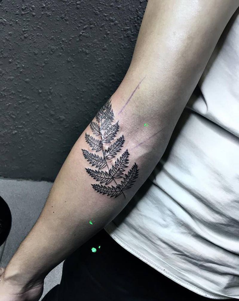 树叶遮盖疤痕纹身图片_手臂图腾树叶纹身图案