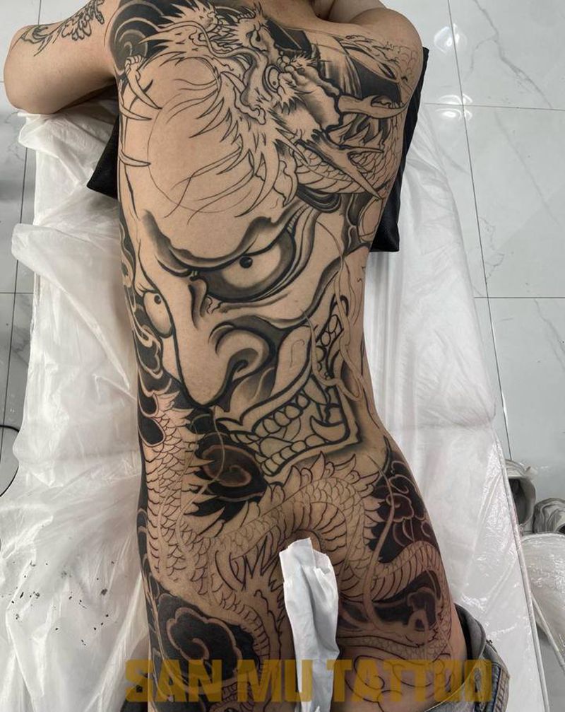 般若与龙后背纹身图片_背部臀部老传统新传统纹身图案