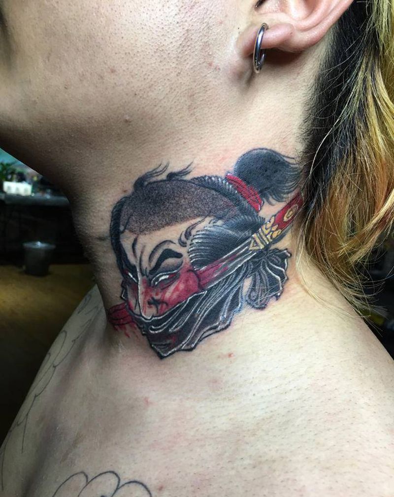 生首纹身纹身图片_颈部老传统生首纹身图案