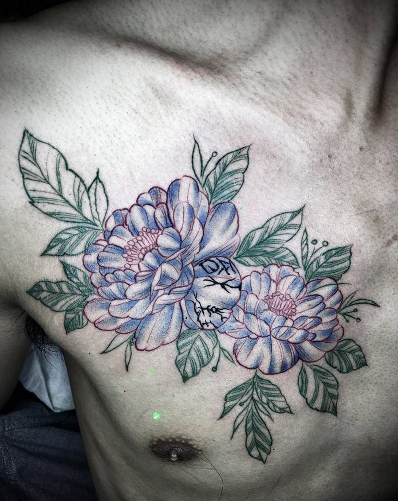 素花纹身图片_胸部新传统点刺素花纹身图案