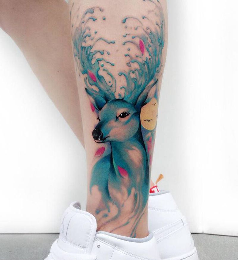 水彩麋鹿纹身图片_腿部水彩水墨纹身图案