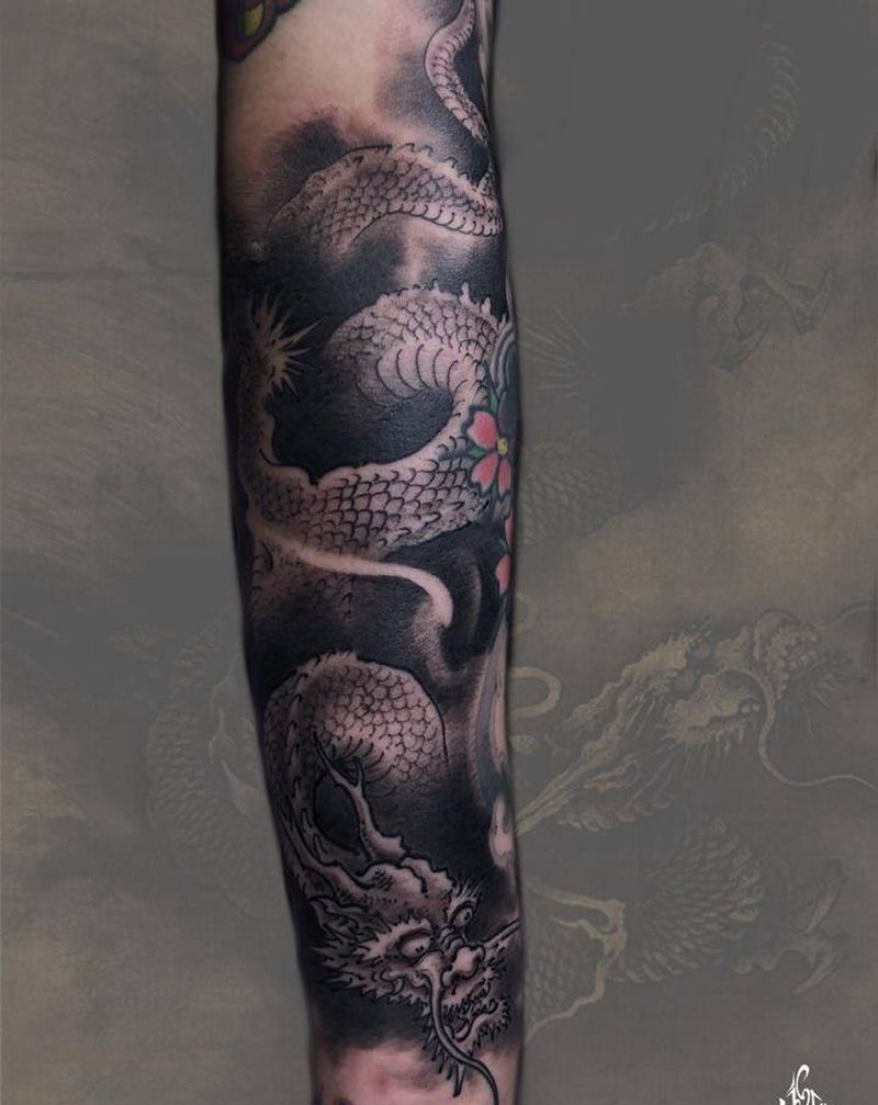 中华 龙纹身图片_手臂老传统水墨纹身图案