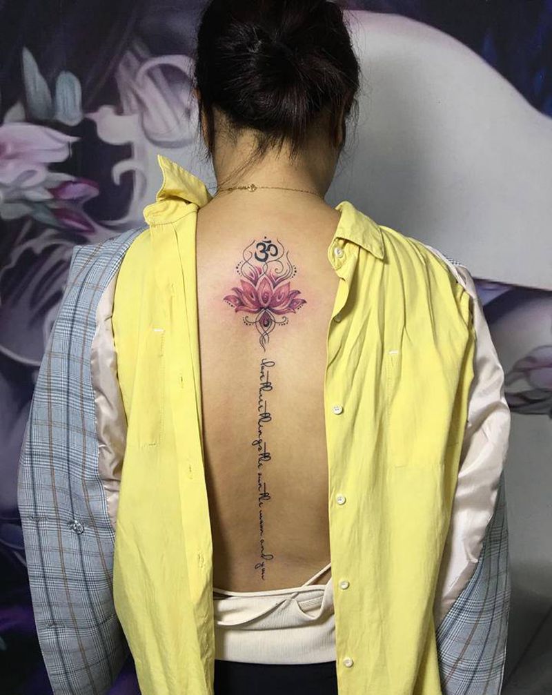 脊椎之美纹身图片_背部新传统纹身图案