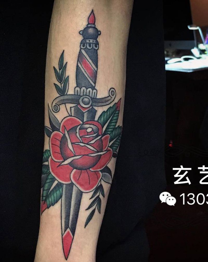 玫瑰纹身图片_手臂Old School纹身图案