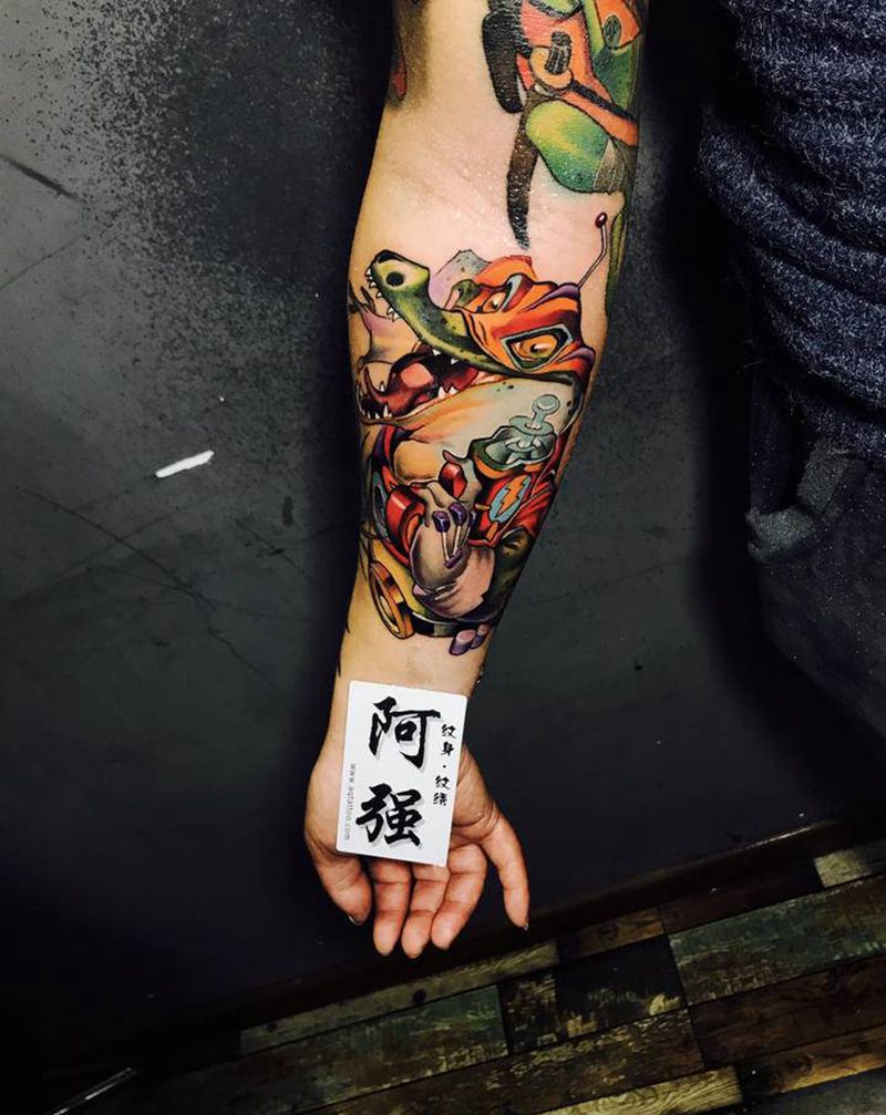 拿水枪的小鳄鱼