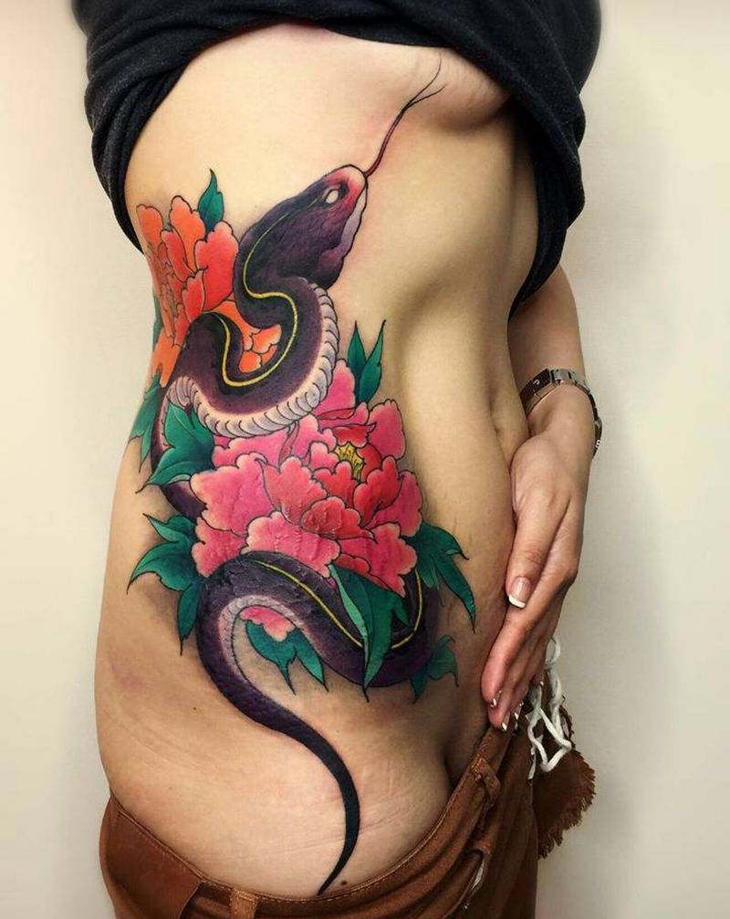 蛇与牡丹纹身图片_腰部新传统纹身图案