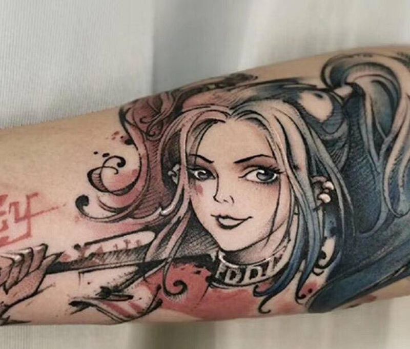 小丑女纹身图片_手臂手部水墨New School小丑纹身图案