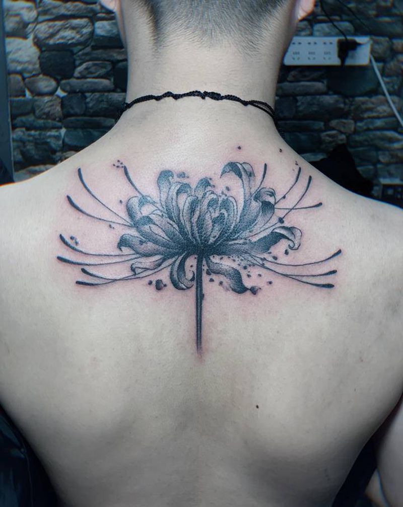 彼岸花纹身图片_背部水墨新传统纹身图案