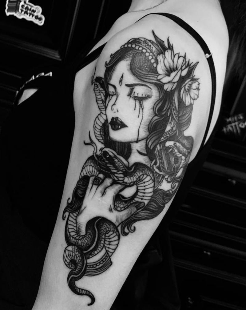 美杜莎纹身图片_手臂Old School纹身图案