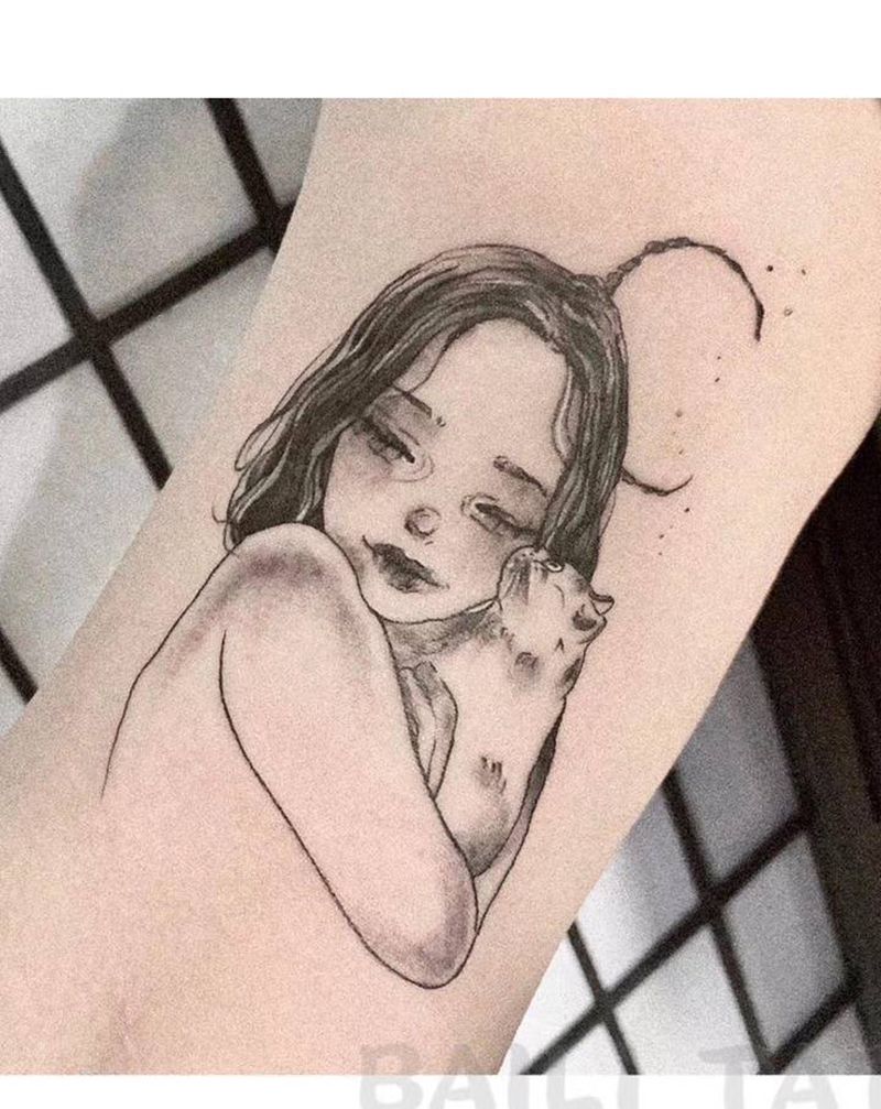 月亮女孩纹身图片_手臂纹身图案