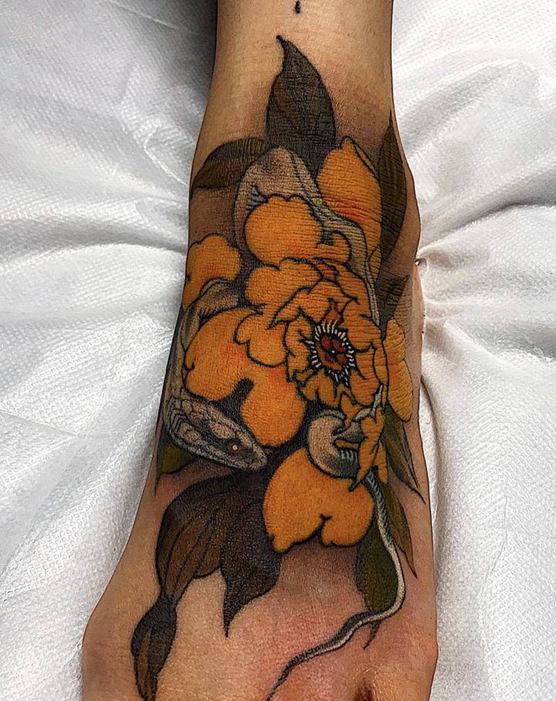 传统牡丹纹身图片_脚部日式纹身图案