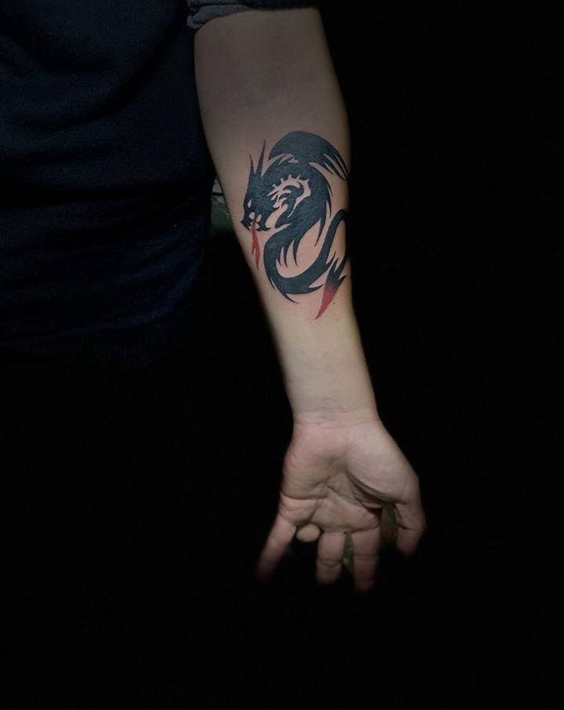 图腾龙纹身图片_手臂图腾纹身图案