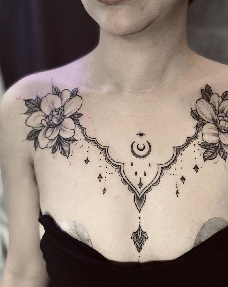 花胸纹身图片_点刺纹身图案