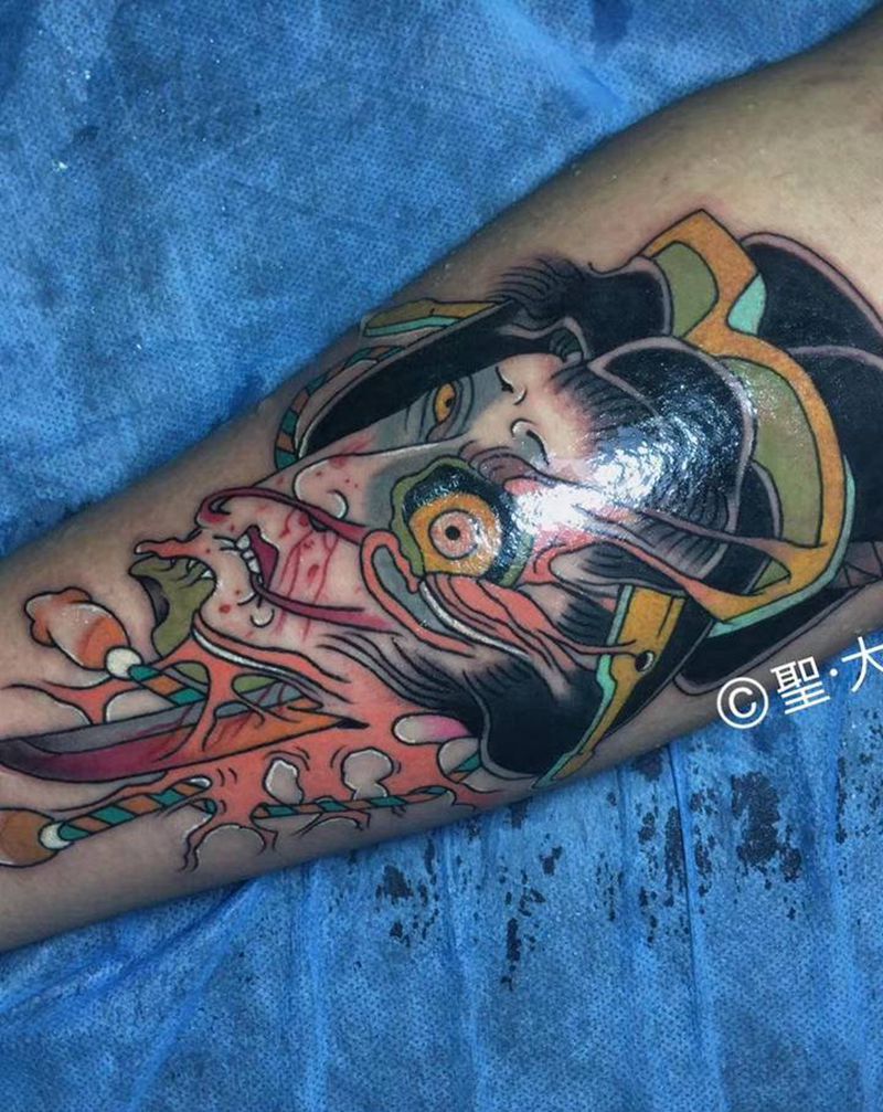 老传统生首纹身18.12.29纹身图片_手臂老传统水彩生首纹身图案
