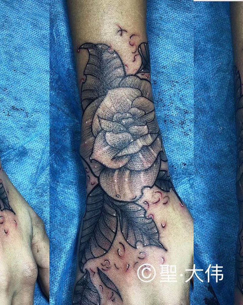 手背纹身花纹身19.4.7纹身图片_手部新传统点刺花纹身图案