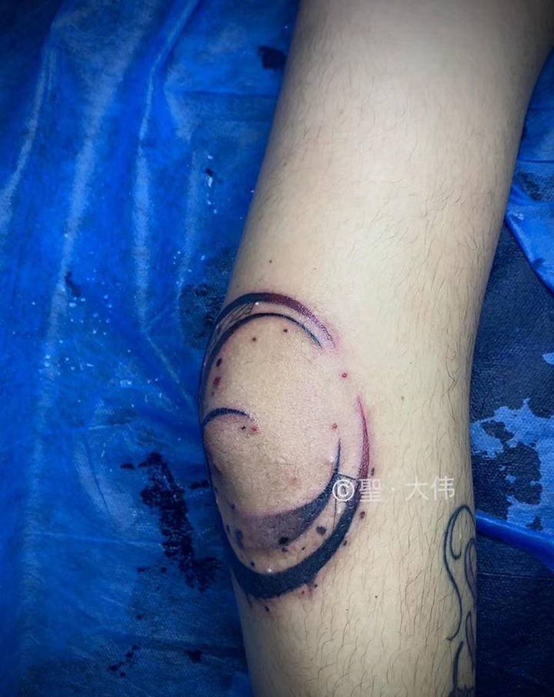 月亮胳膊肘纹身纹身图片_手臂花体字月亮纹身图案