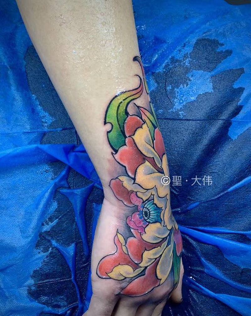 手背纹身花纹身纹身图片_手部水彩水墨花纹身图案