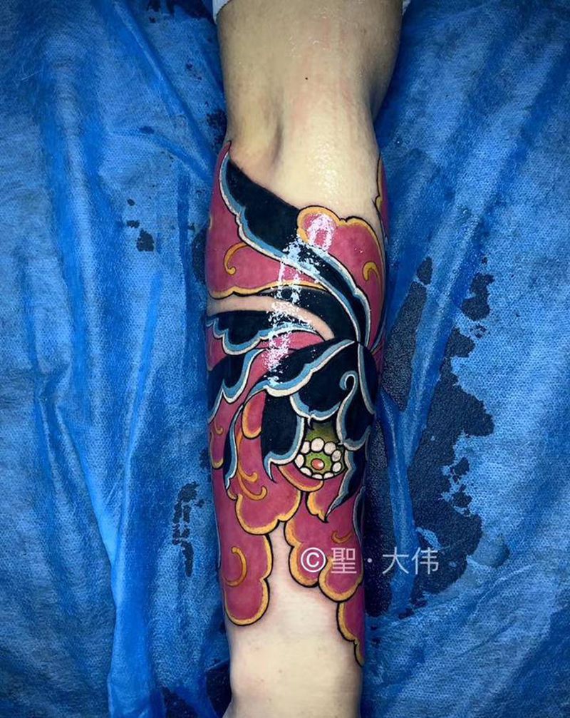 牡丹花纹身纹身图片_手臂新传统New School牡丹花纹身图案