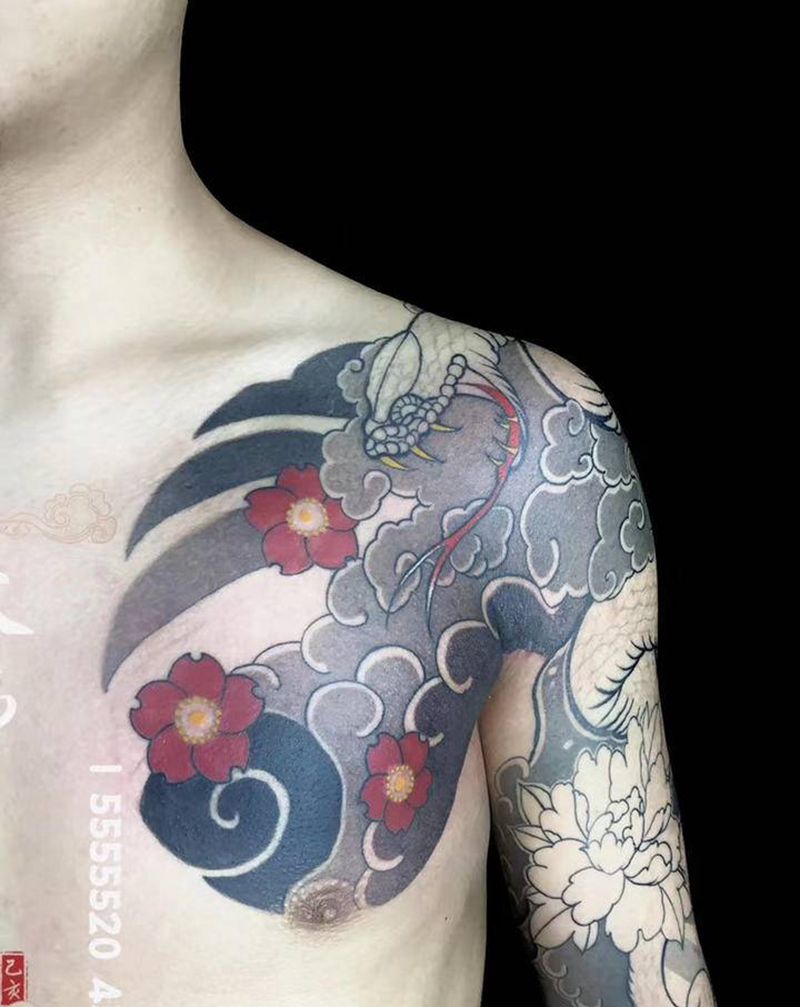 老传统半甲蛇纹身图片_手臂老传统蛇纹身图案