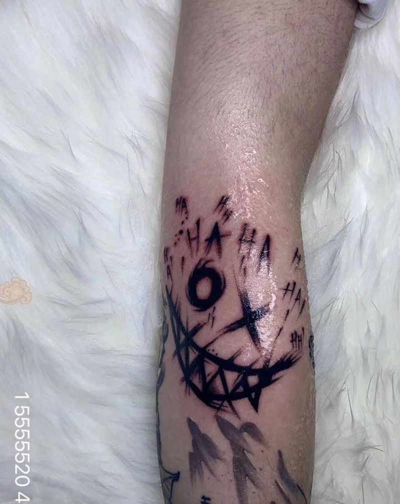 笑脸纹身图片_手臂Old School新传统纹身图案