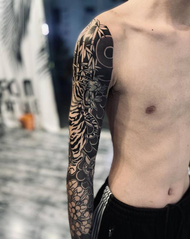 虎菊未完纹身图片_老传统纹身图案