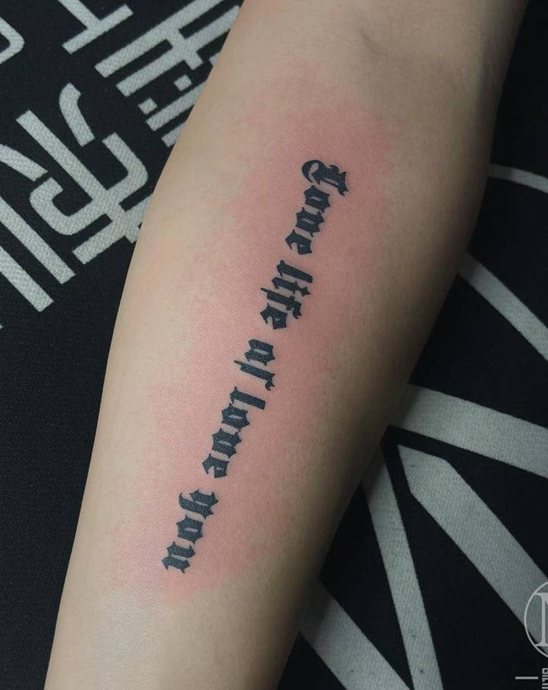 哥特字纹身图片_手臂花体字纹身图案