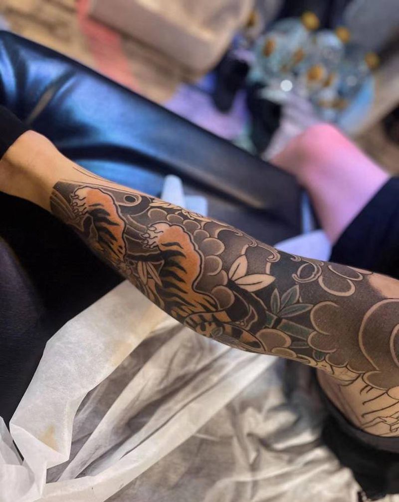 圆5恢复雾面纹身图片_老传统纹身图案