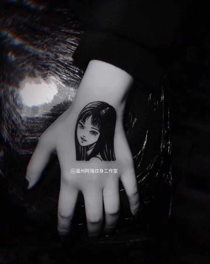 富江女孩纹身图片_手臂Old School纹身图案