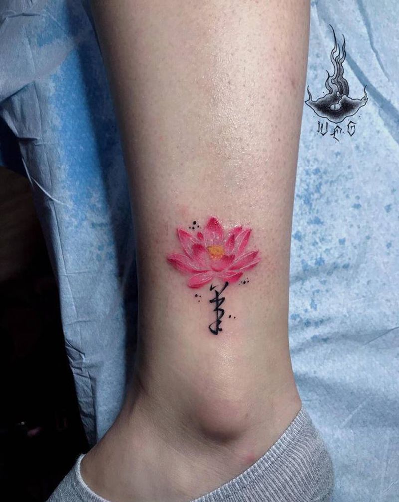 莲花纹身图片_腿部纹身图案