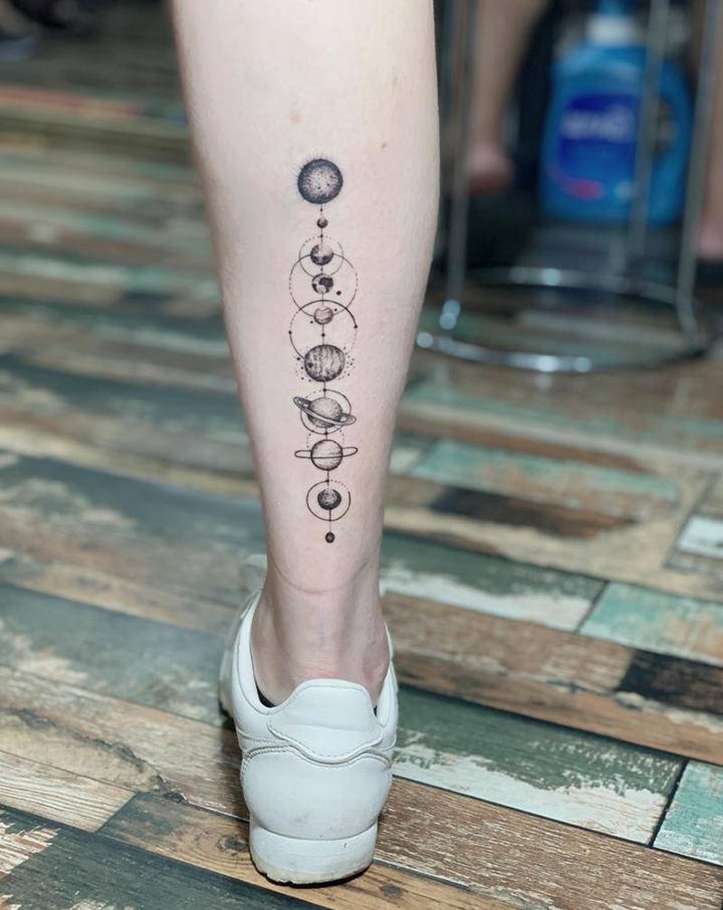 星球星系纹身纹身图片_腿部几何点刺纹身图案