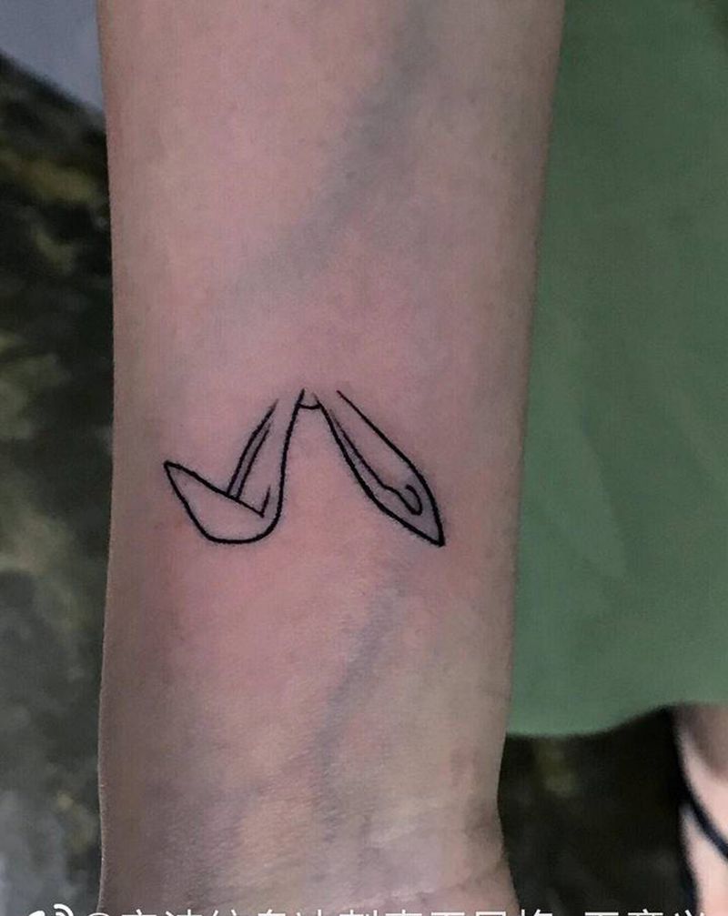 兔子纹身图片_手部纹身图案