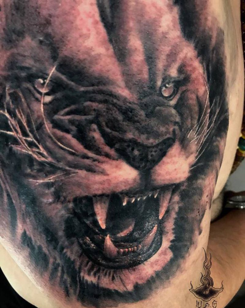 狮子纹身图片_手部纹身图案