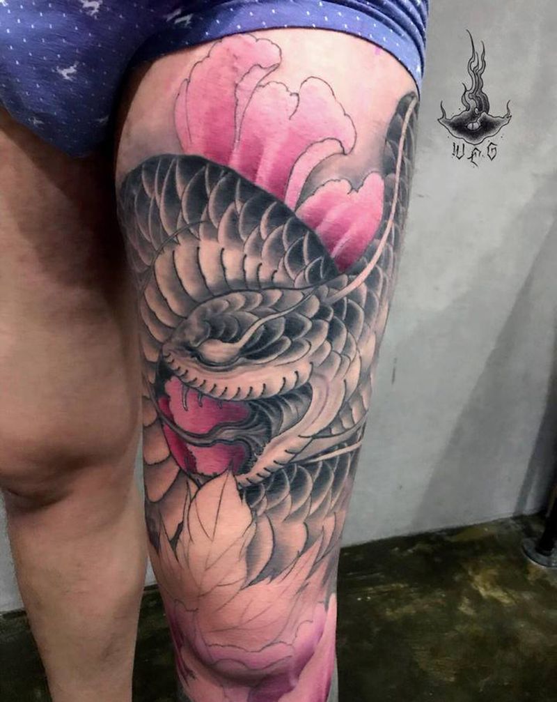 大蛇纹身图片_腿部纹身图案