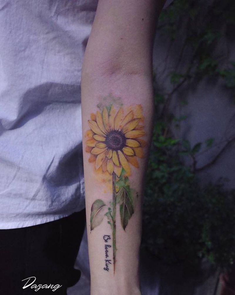 水彩向日葵纹身图片_手部水彩水墨纹身图案