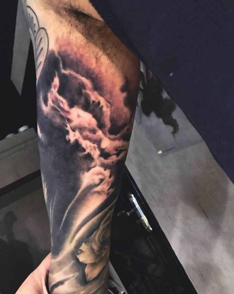 云层纹身图片_手部纹身图案