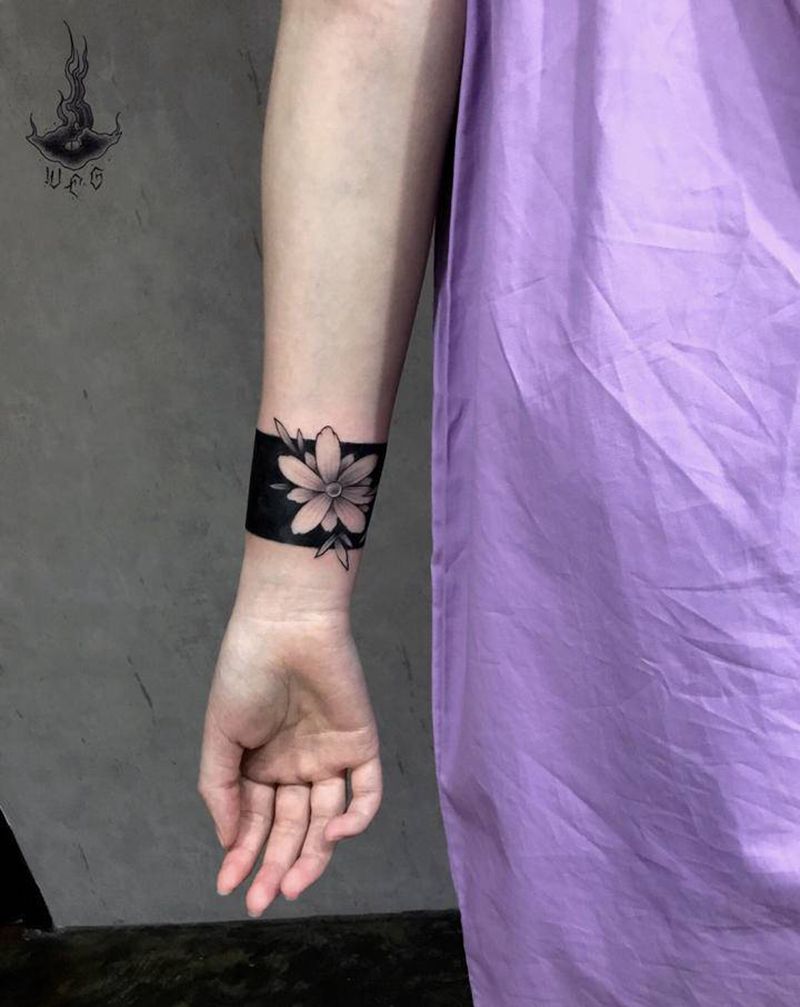 手腕花纹身图片_手部纹身图案