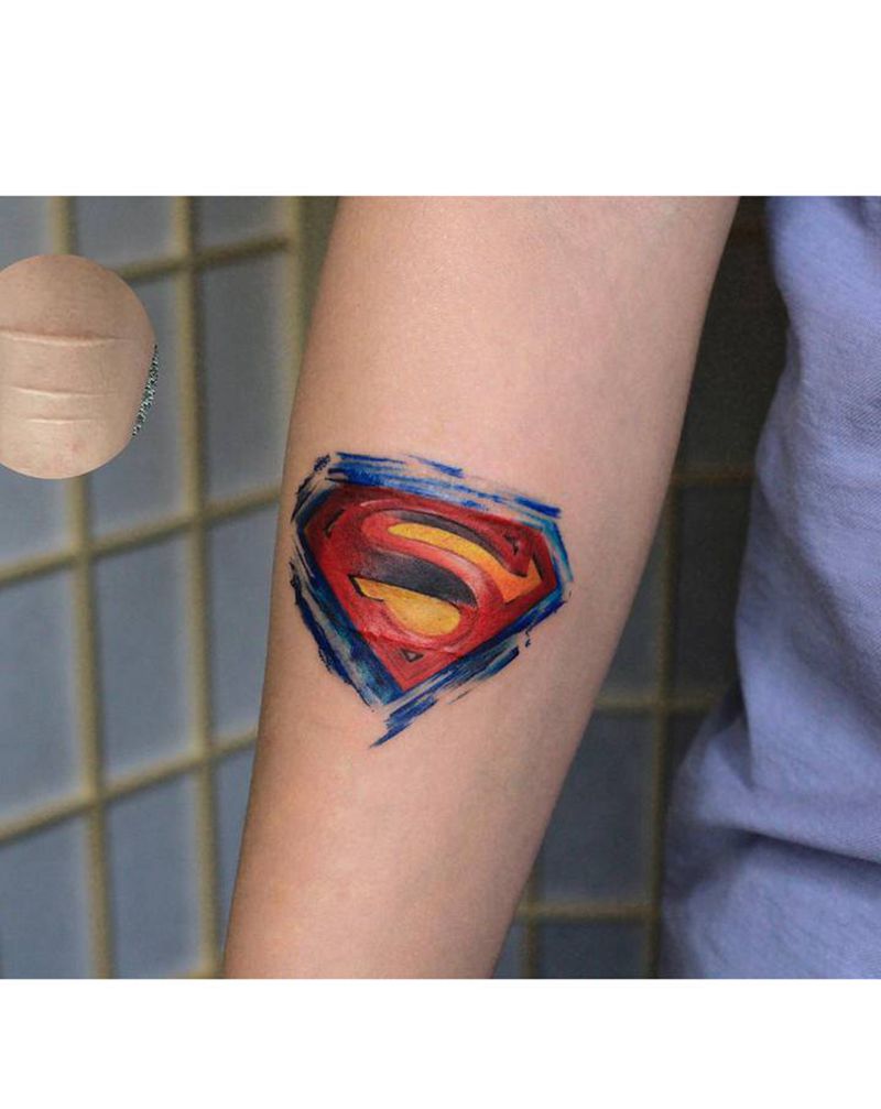 超人遮疤纹身图片_手部手臂水彩水墨纹身图案