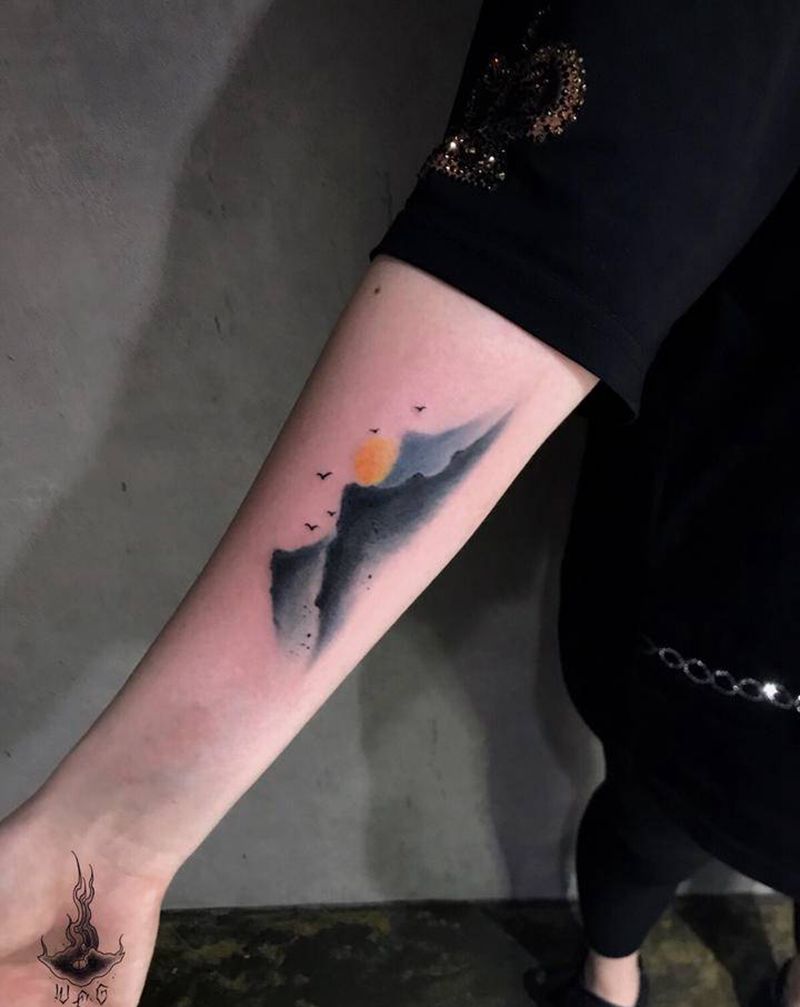 山纹身图片_手部纹身图案