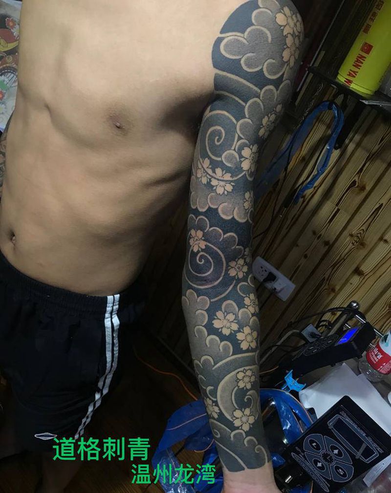 日式樱花日式樱花纹身图片_手臂老传统纹身图案