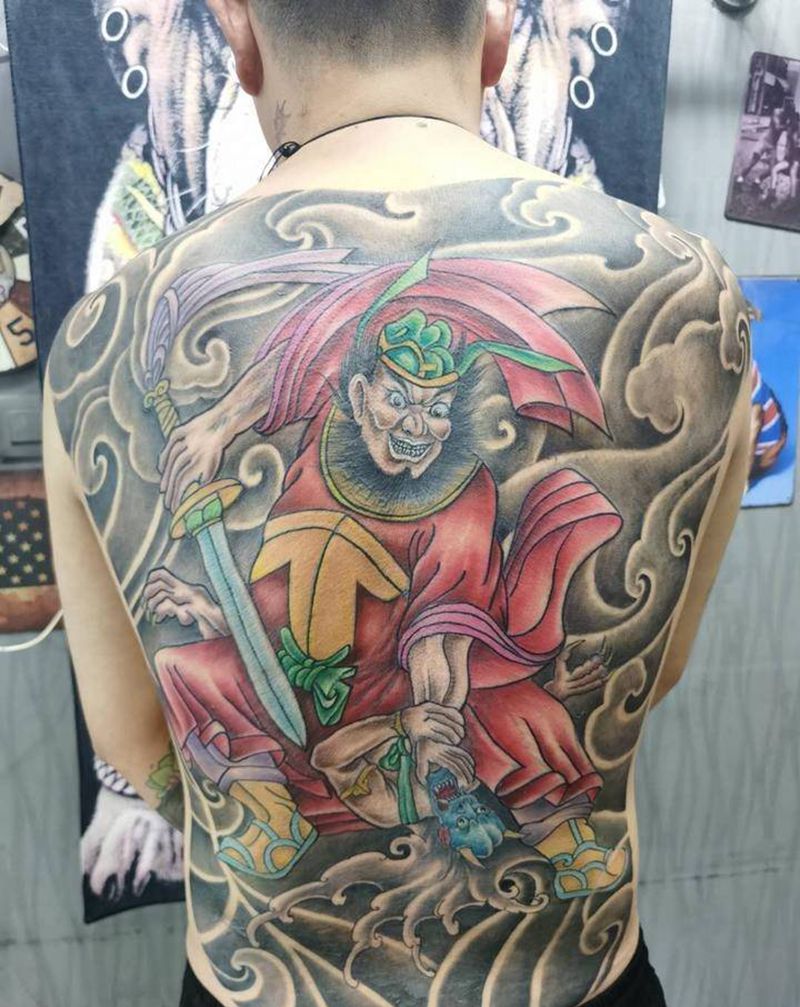 钟馗纹身图片_背部新传统纹身图案