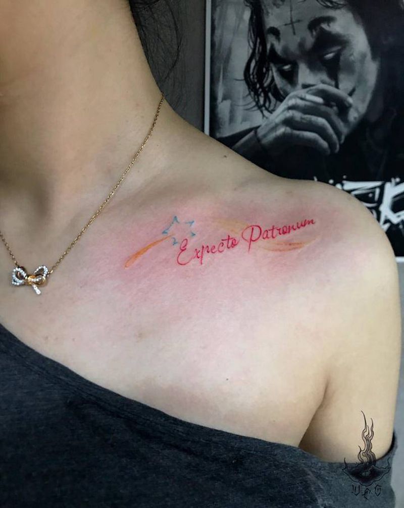 英文纹身图片_胸部纹身图案