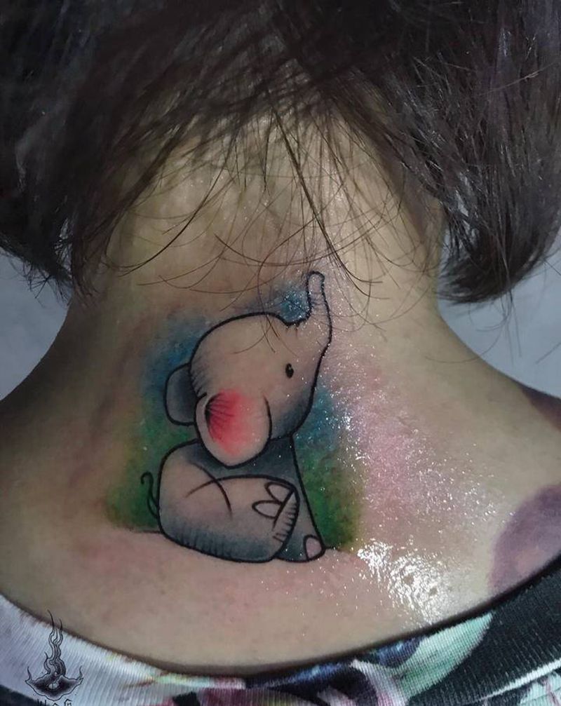 小象纹身图片_颈部纹身图案
