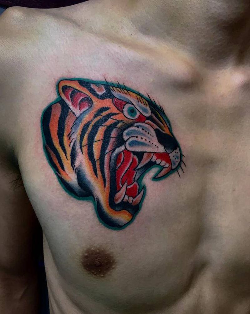 虎纹身图片_胸部Old School纹身图案