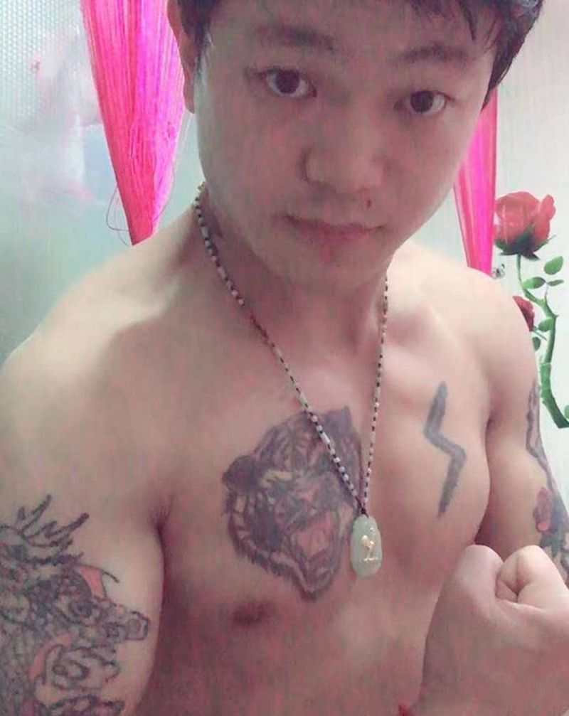 遮盖纹身图片_胸部新传统纹身图案