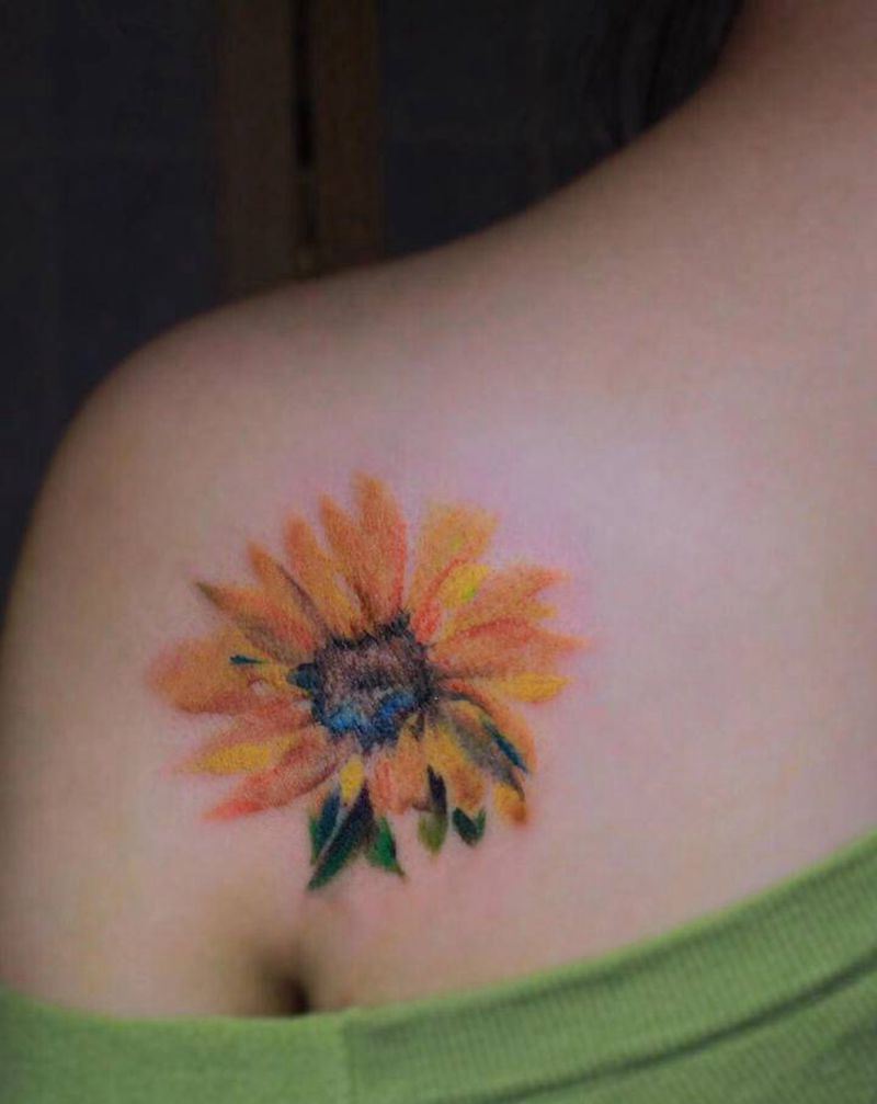 向日葵纹身图片_背部水彩水墨纹身图案