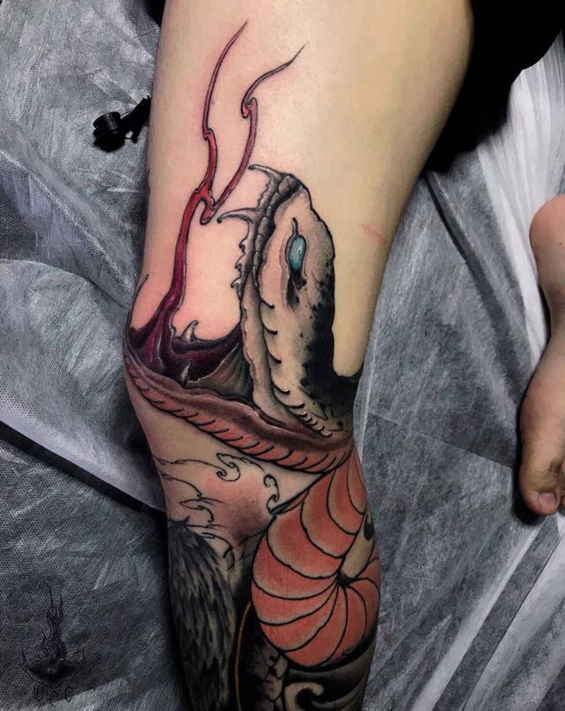 蛇纹身图片_腿部纹身图案