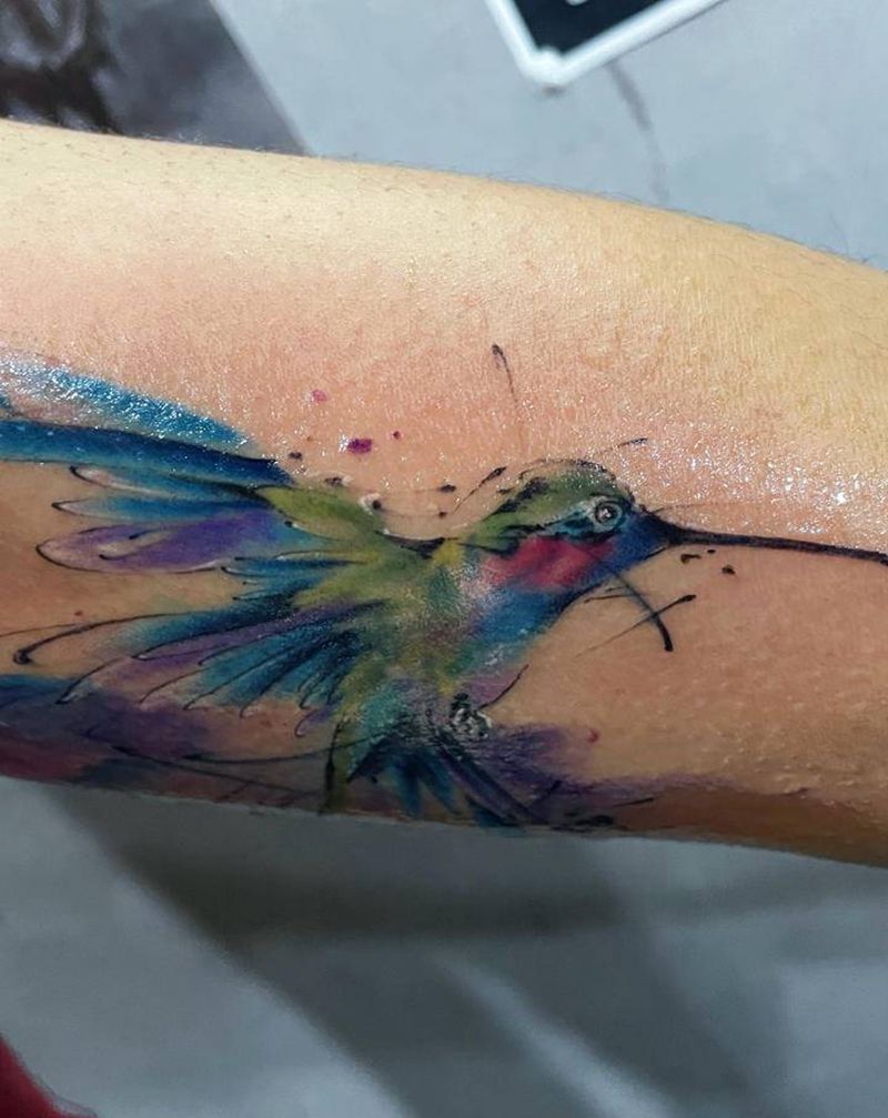 蜂鸟纹身图片_手部纹身图案