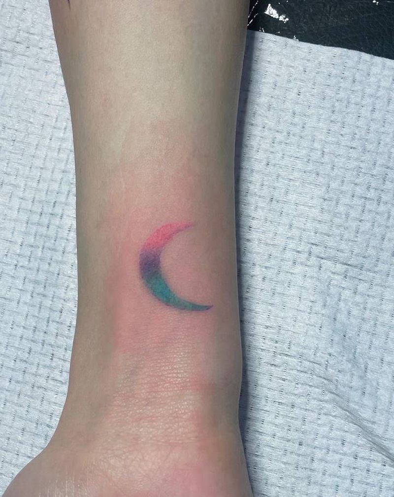 小月亮纹身图片_手部纹身图案