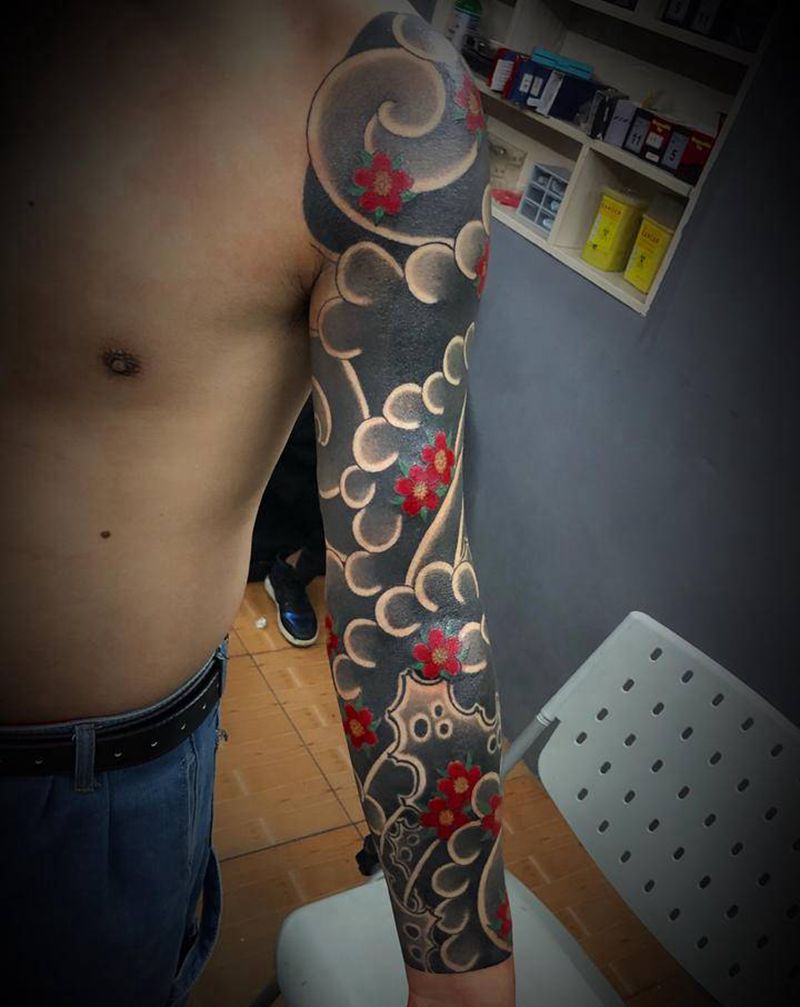 樱花臂纹身图片_手臂老传统纹身图案