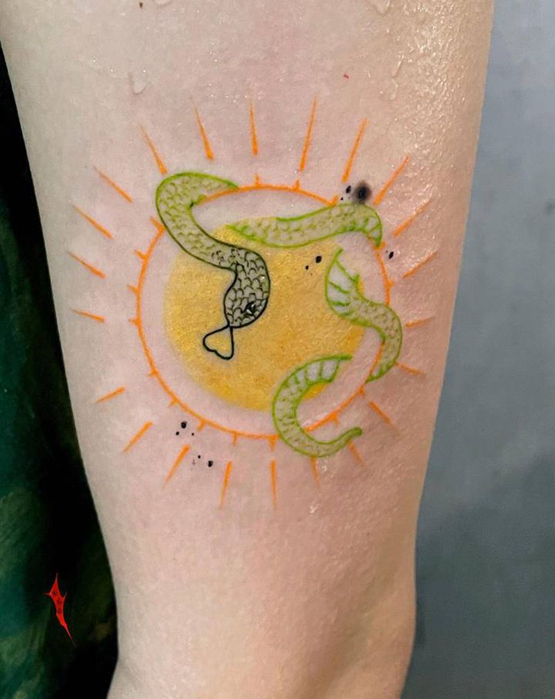 蛇纹身图片_手部纹身图案